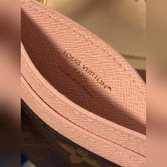 Louis Vuitton Charms Card Holder - Picture 4 of 8